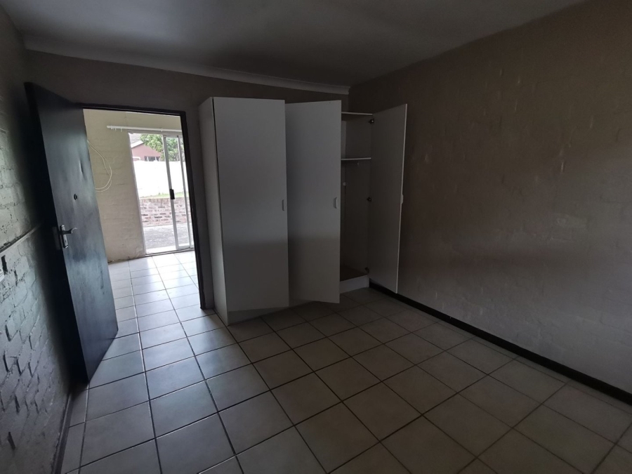 To Let 1 Bedroom Property for Rent in Kabega Park Eastern Cape